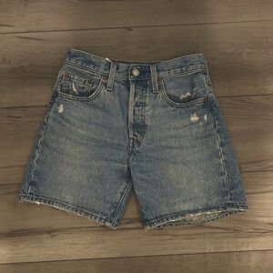 Levis 501 high rise mid thigh shorts